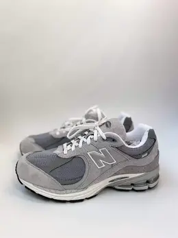 New Balance: Серые кроссовки  2002R