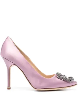 Manolo Blahnik: Фиолетовые туфли  Hangisi