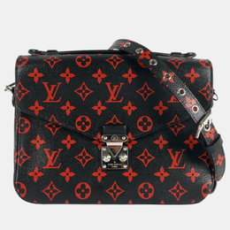 Louis Vuitton: Чёрная сумка  Pochette