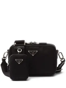 Prada: Чёрная сумка 