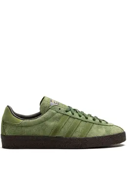 adidas: Зелёные кроссовки 