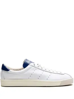 adidas: Белые кроссовки 
