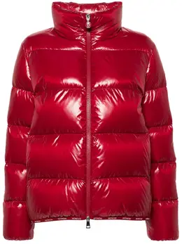 Moncler: Красная куртка 