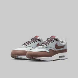 NIKE: Серые кроссовки Air Max 1 Premium