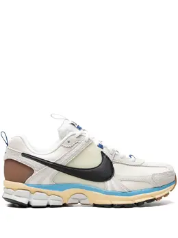 Nike: Белые кроссовки 