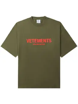 VETEMENTS: Футболка с принтом 