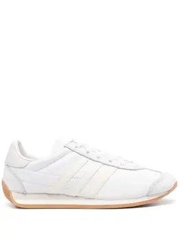 adidas: Белые кроссовки 