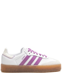 adidas: Белые кроссовки 