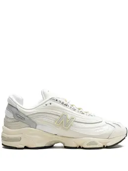 New Balance: Белые кроссовки 