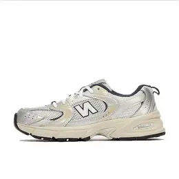 New Balance: Серые кроссовки  530