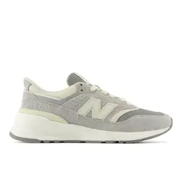 New Balance: Бежевые кроссовки 