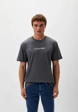 Calvin Klein: Серая футболка 