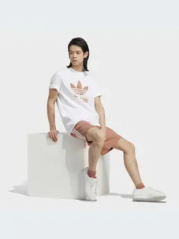 adidas: Белая футболка 