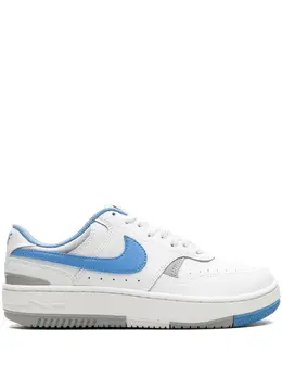 Nike: Белые кроссовки 