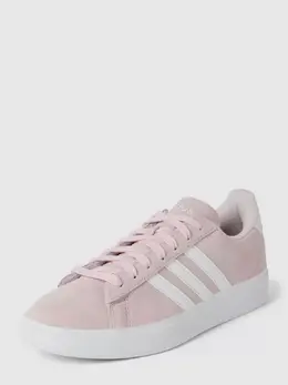 Adidas: Розовые кеды 