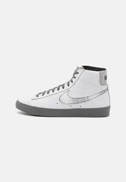 Nike: Белые кеды  Blazer Mid 77