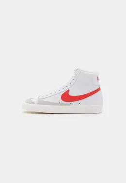 Nike: Белые кеды  Blazer Mid 77