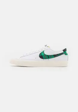 Nike: Белые кеды  Blazer 77