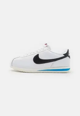 Nike: Белые кроссовки  Cortez