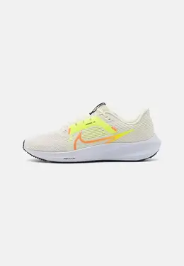 Nike: Жёлтые кроссовки  Air Zoom