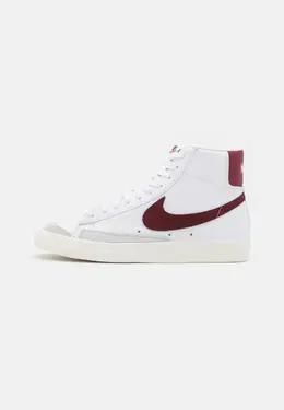 Nike: Белые кеды  Blazer Mid 77 Vintage