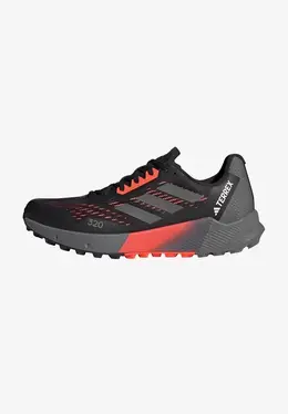 Adidas: Чёрные кроссовки  Terrex