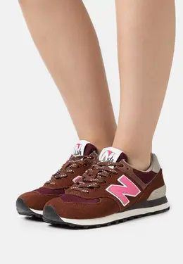 New Balance: Коричневые кроссовки 