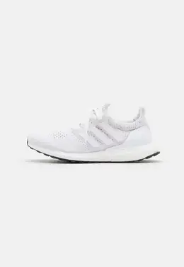 Adidas: Белые кроссовки  UltraBoost