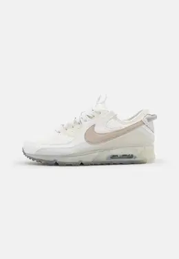 Nike: Белые кроссовки  Sportswear