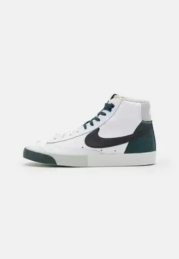 Nike: Белые кеды  Blazer Mid 77