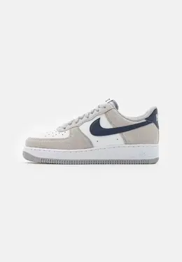 Nike: Серые кеды  Air Force 1