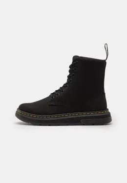 Dr. Martens: Чёрные ботинки 