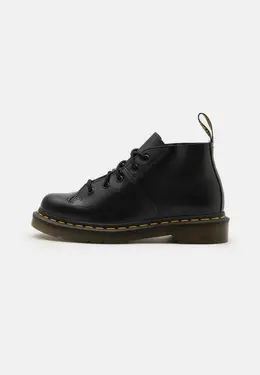 Dr. Martens: Чёрные ботинки 