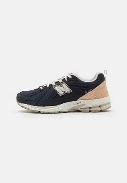 New Balance: Синие кроссовки 