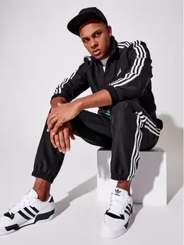 Adidas: Чёрный костюм 