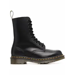 Dr. Martens: Чёрные ботинки 