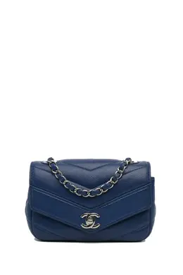 CHANEL Pre-Owned: Голубая сумка через плечо 