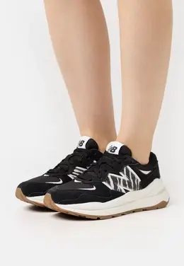 New Balance: Чёрные кроссовки 