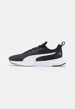 PUMA: Чёрные кроссовки 