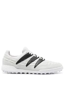adidas: Светлые кроссовки  Predator