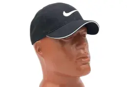 Nike: Чёрная кепка 