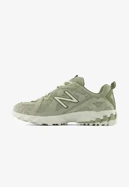 New Balance: Зелёные кроссовки 