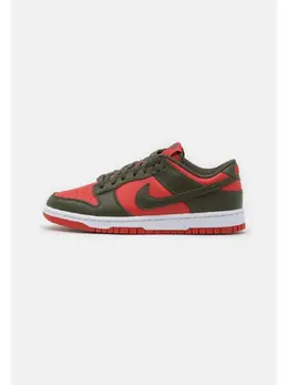 Nike: Красные кеды 