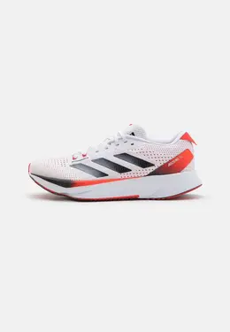 Adidas: Белые кроссовки 