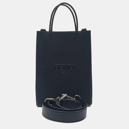 Fendi: Чёрная сумка  Pack