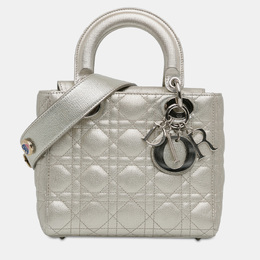 Dior: Серебристая сумка 