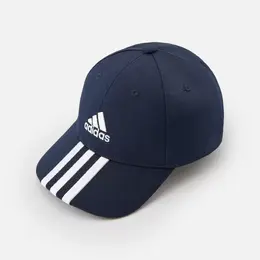 Adidas: Кепка 