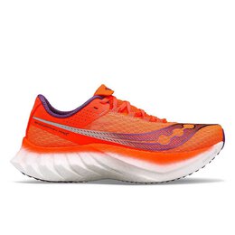 Saucony: Оранжевые кроссовки  Endorphin Pro