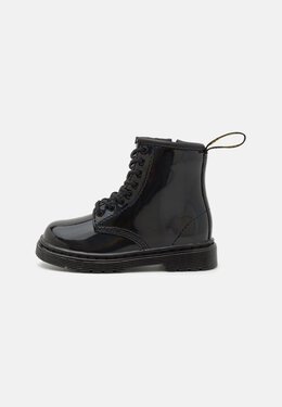 Dr. Martens: Ботинки  1460