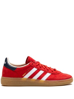 adidas: Красные кроссовки  Handball Spezial